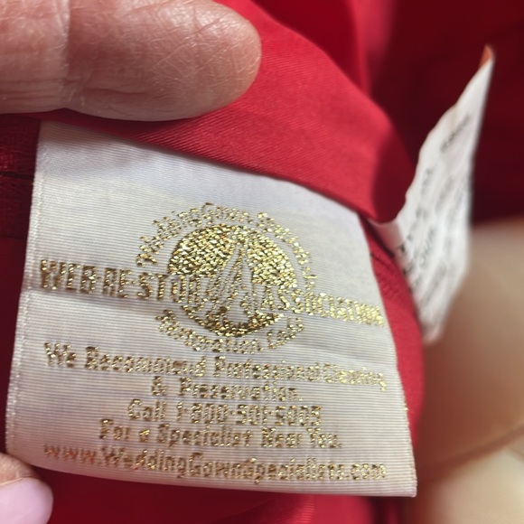 David’s Bridal Private  Collection : Strapless, sequined  Red Prom Gown size 6. - Picture 7 of 12